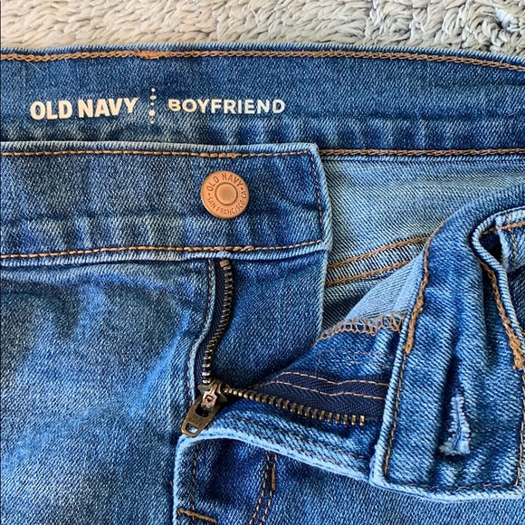 Old navy ripped boyfriend shorts - Picture 3 of 5